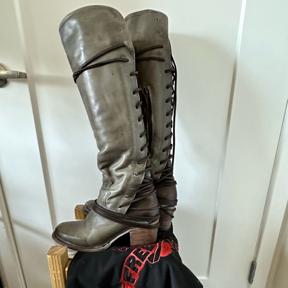 Freebird Coal boot - Stone - New